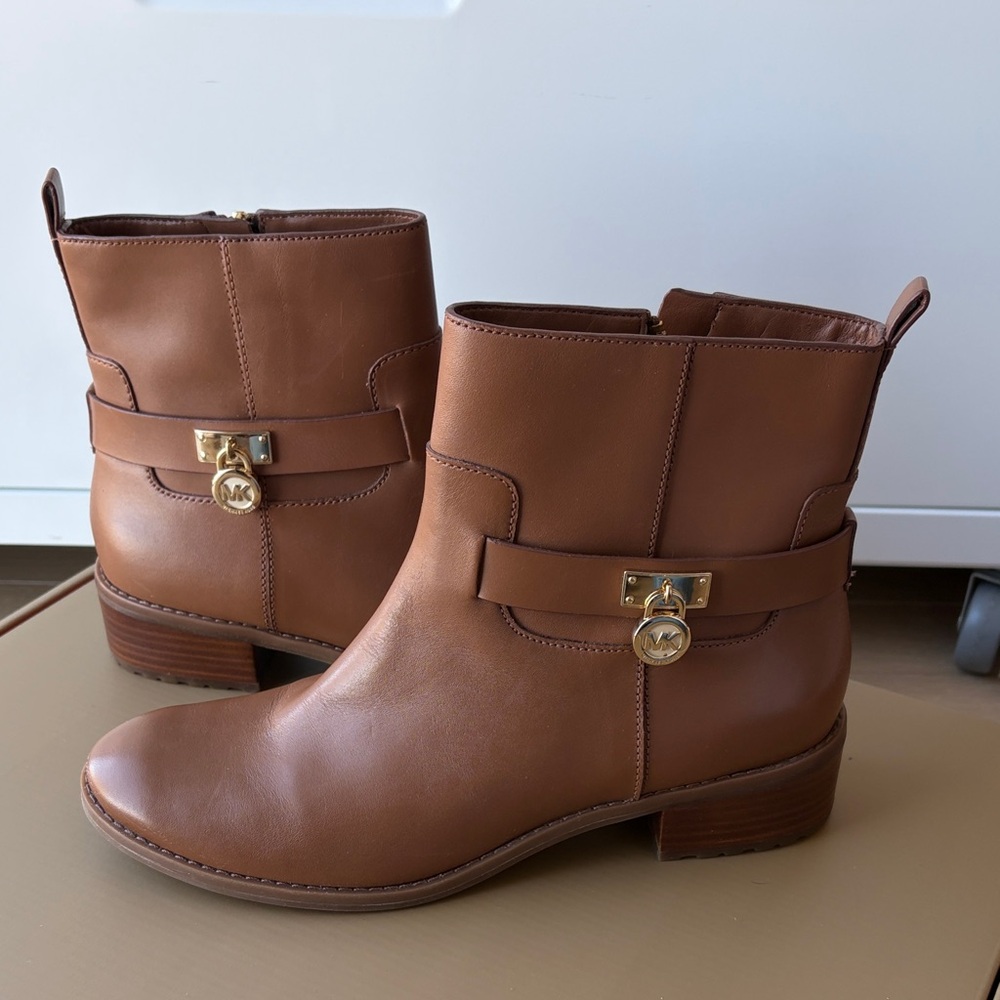 Michael Kors Brown Leather Ankle Boots NWOT